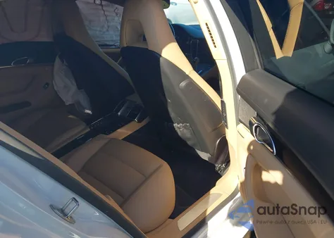 2016 Porsche Panamera 4 z USA, uszkodzony, nr VIN WP0AA2A74GL006675